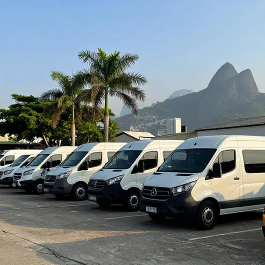 Avante Paxtur: O Melhor Aluguel de Vans na Barra da Tijuca