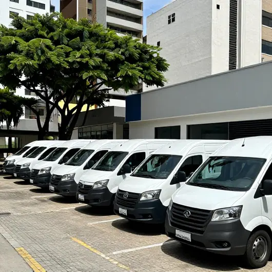 Boa Tour: Aluguel de Vans e Transporte Confiável Boa Tour: Aluguel de Vans e Transporte Confiável