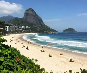 Descubra a Praia da Reserva: Um Paraíso Escondido na Barra da Tijuca