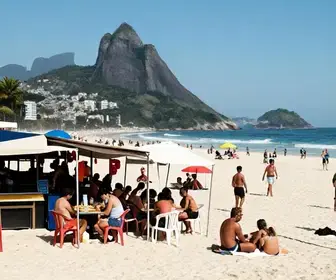Descubra os Melhores Quiosques da Praia da Barra da Tijuca