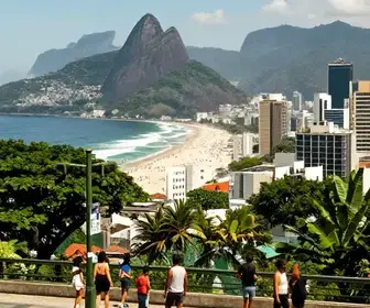 Explorando a Barra da Tijuca: Roteiro de Metrô e Atrações